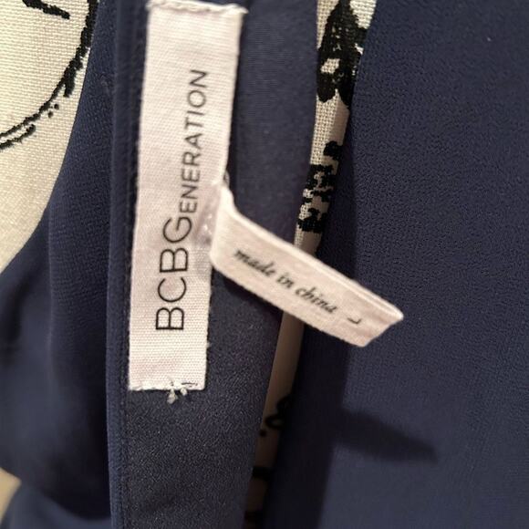 BCBG Generation Blue chiffon blue mini dress sz L - Picture 4 of 4